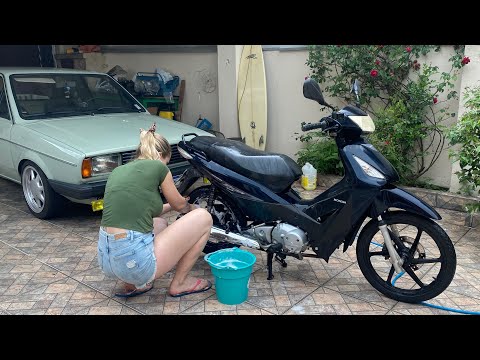 Leia mais sobre o artigo MINHA NAMORADA APRENDEU A MEXER NA MOTO
