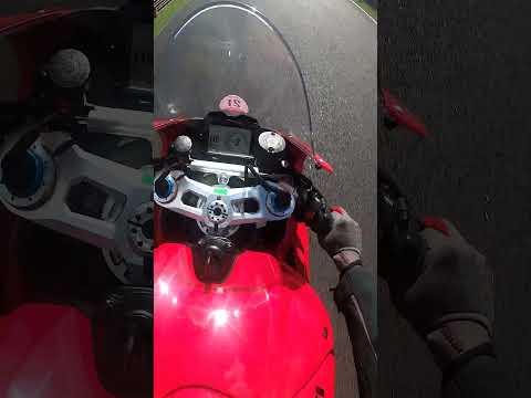 Leia mais sobre o artigo Você, uma Ducati e o asfalto sagrado de Interlagos!
